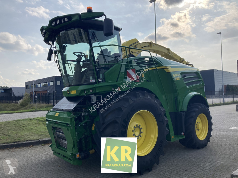 Ensileuse automotrice John Deere 8300 zelfrijdende veldhakselaar