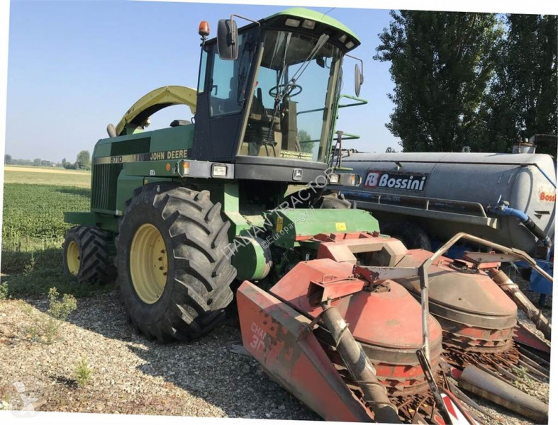 Ensileuse automotrice John Deere 6710